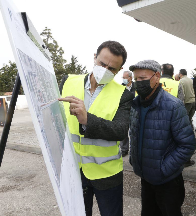 El conseller en funcions, Iván Sevillano, va explicar als veïns i veïnes el projecte