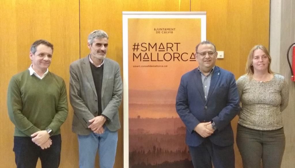 Colom amb els membres del consistori calvianer.