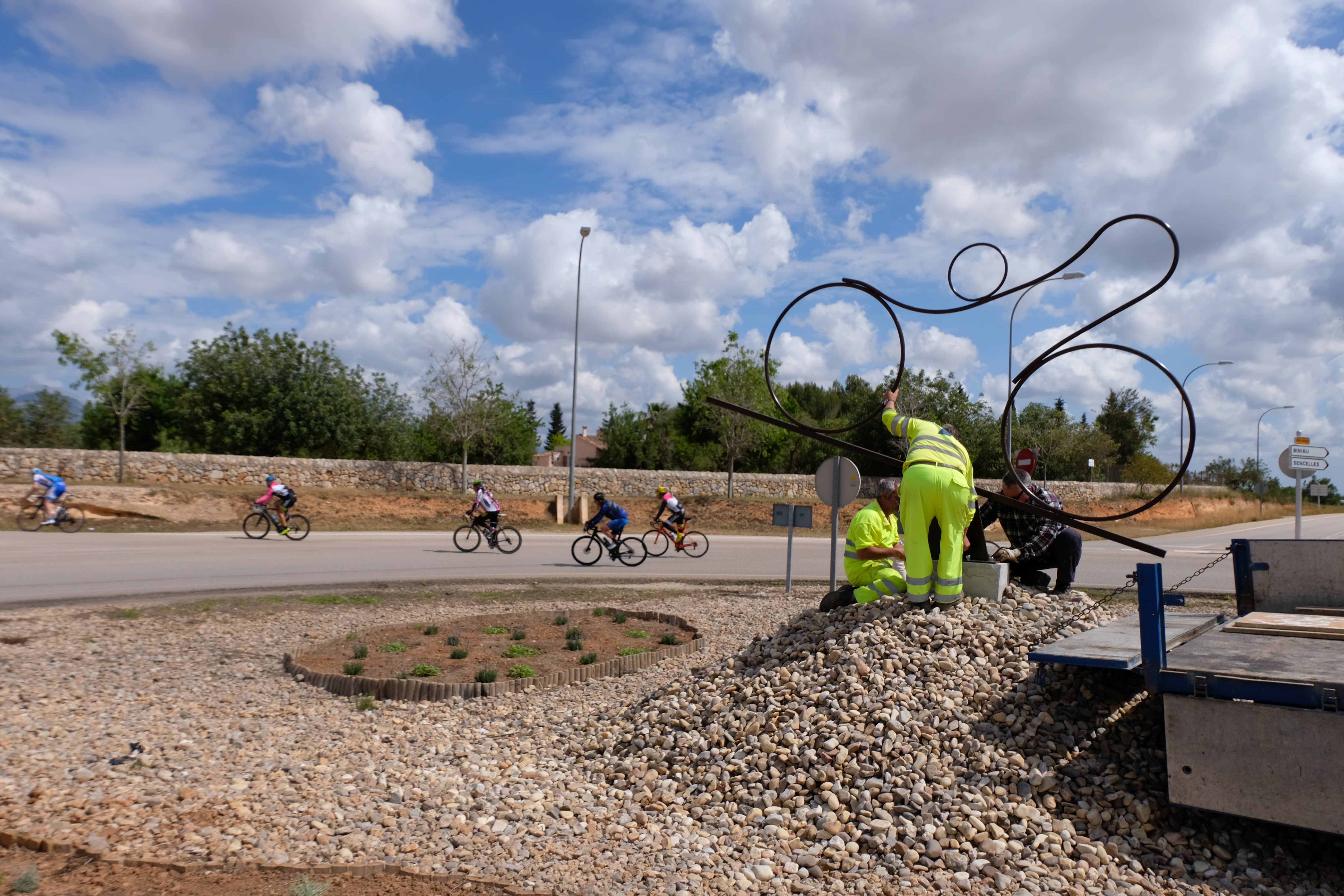 Escultura a la rotonda de ses Alqueries (Ma-3020)