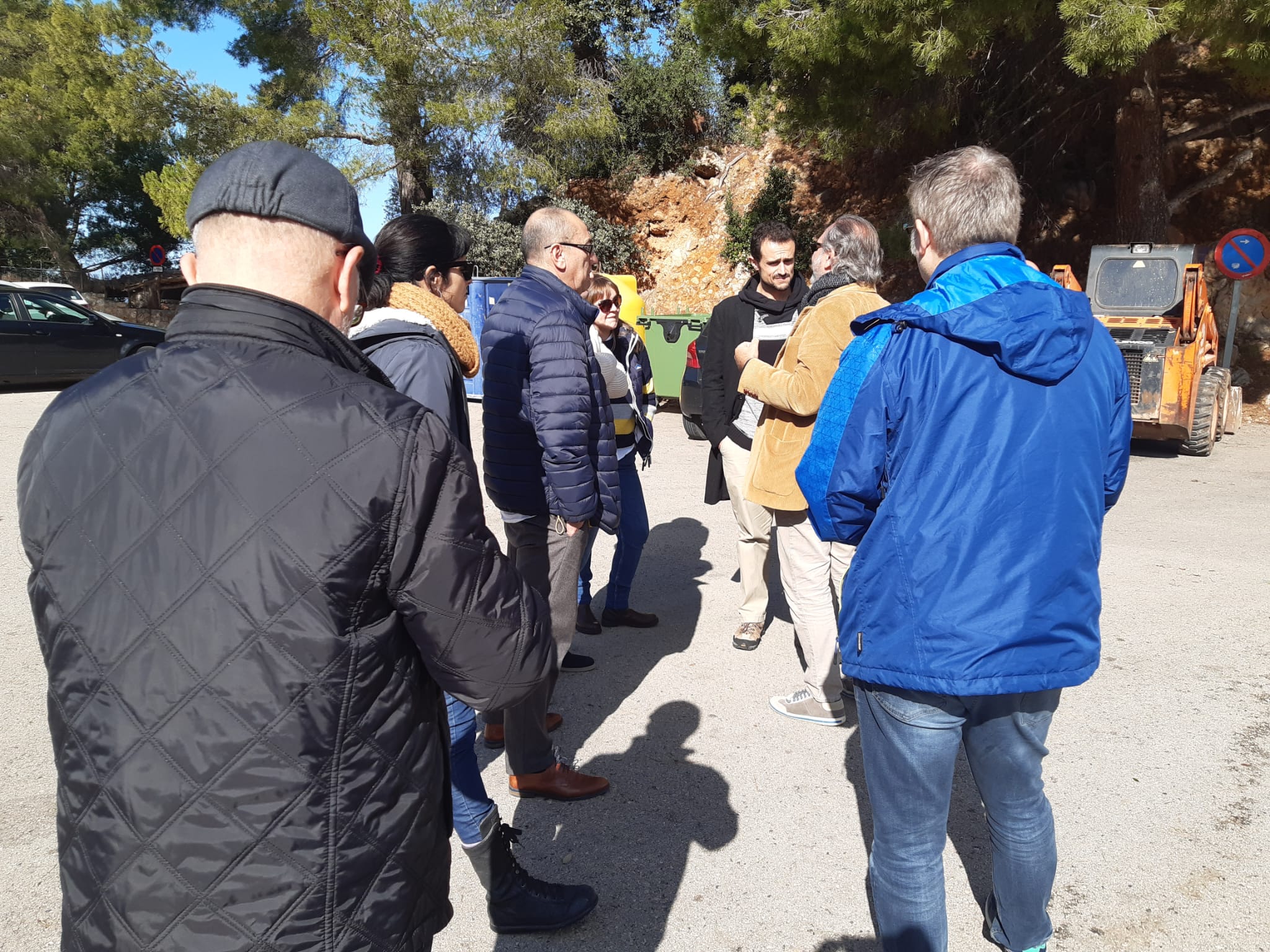 L'equip del conseller i el conseller Sevillano amb les plataformes socials