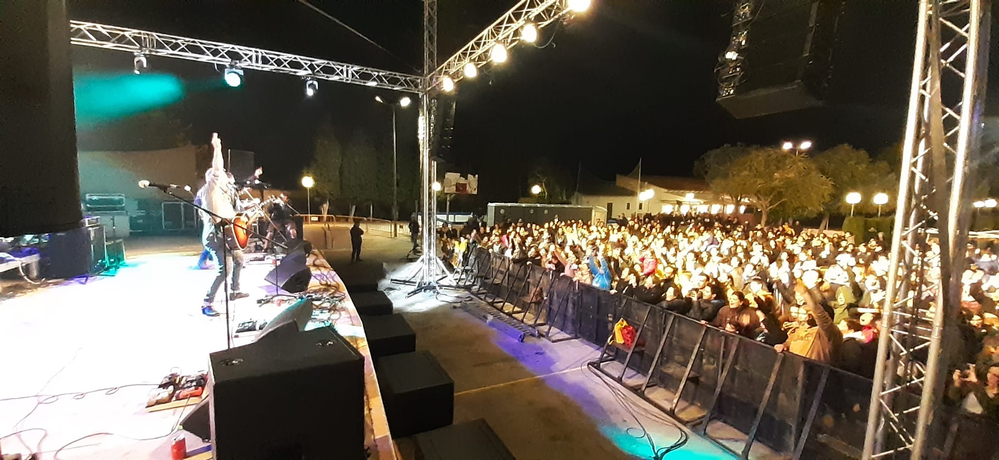 Moment de l'actuació d'Anegats a Concert de la Diada 2019 a Porreres