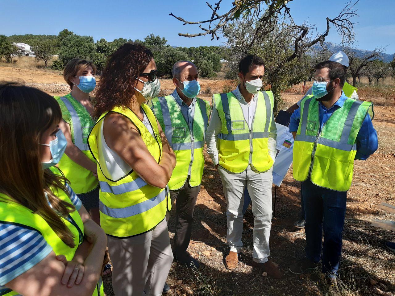 La presidenta del Consell, el conseller de Mobilitat i el batle de Marratxí han visitat l’inici de les obres d'accés al polígon de Marratxí.