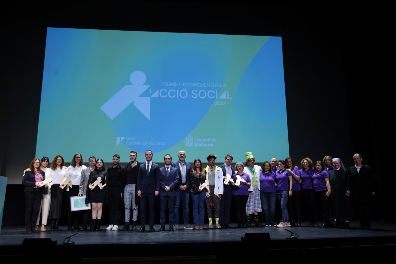 Entidades y profesionales galardonados en la edición 2024 de los Premis i Reconeixements Consell de Mallorca a l'Acció Social. 