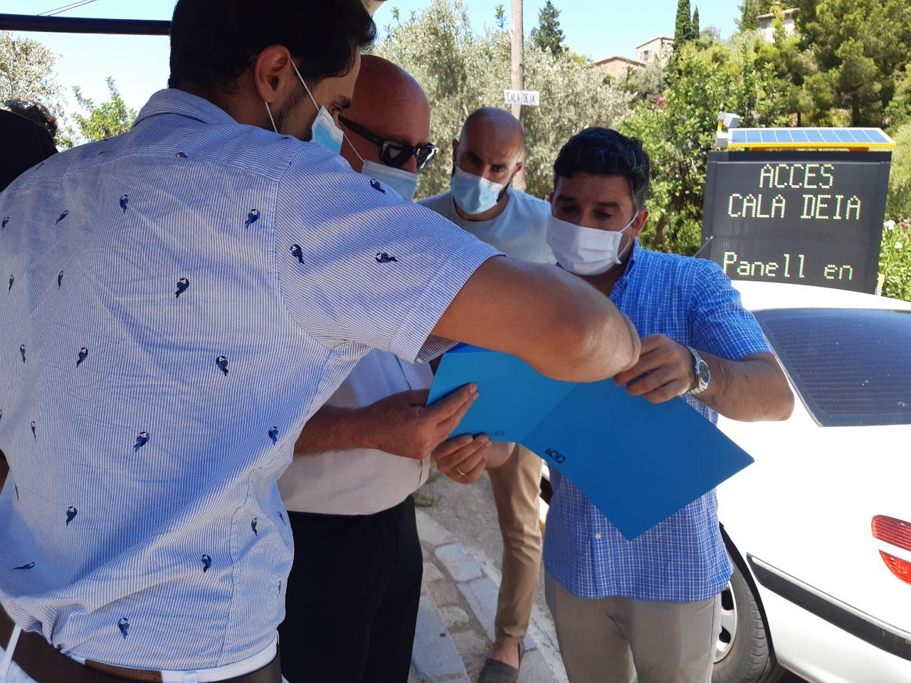 El Departamento de Movilidad e Infraestructuras instala la primera estación móvil de aforos para controlar los accesos a cala Deià