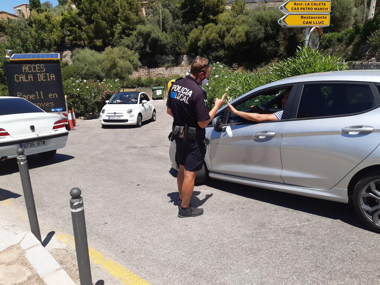 El Departamento de Movilidad e Infraestructuras instala la primera estación móvil de aforos para controlar los accesos a cala Deià