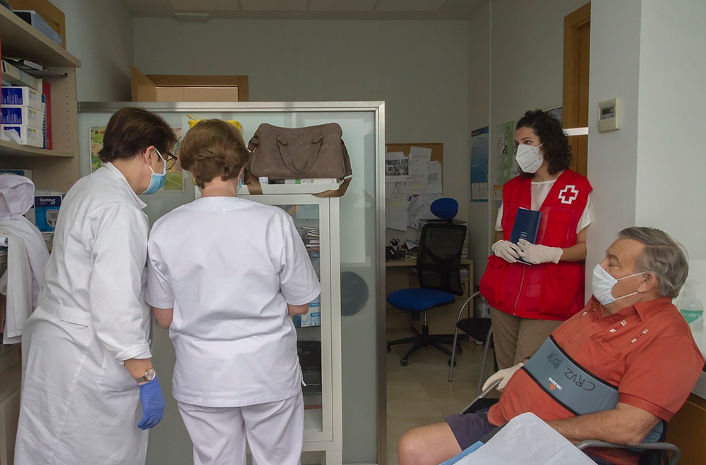 L'Imas i Creu Roja engeguen el pla de cribats massius per monitoritzar les 44  residències de gent gran de Mallorca