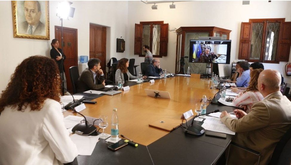 Imatge d'arxiu videoconferència amb el batle de Kíiv, Vitali Klitxkó, abril 2022