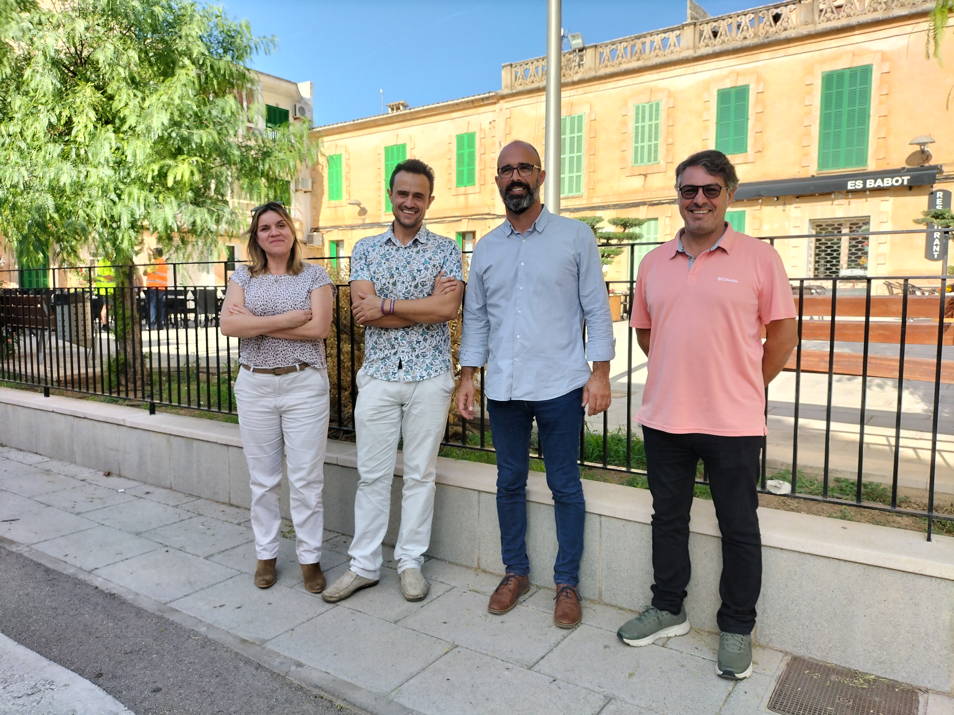 Olga Martínez, el conseller Iván Sevillano y el batle de Felanitx, Jaume Montserrat.