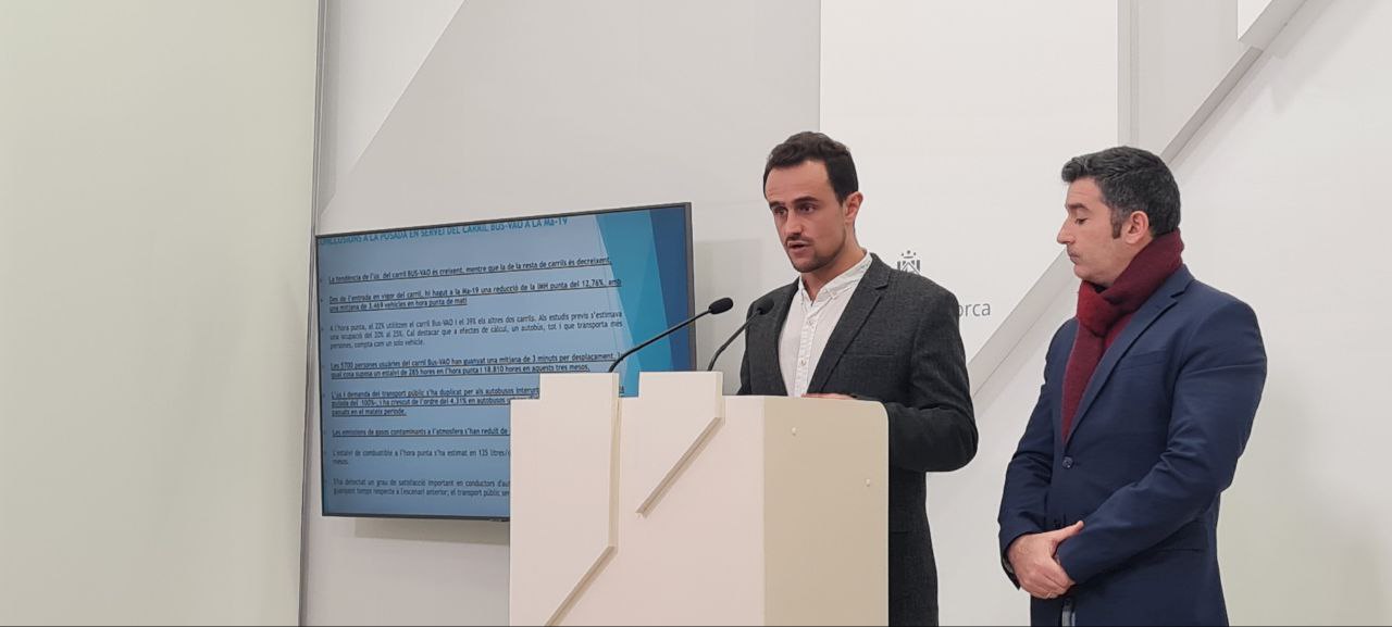 El conseller Sevillano amb el director insular de Mobilitat, Gonzalo Llamas