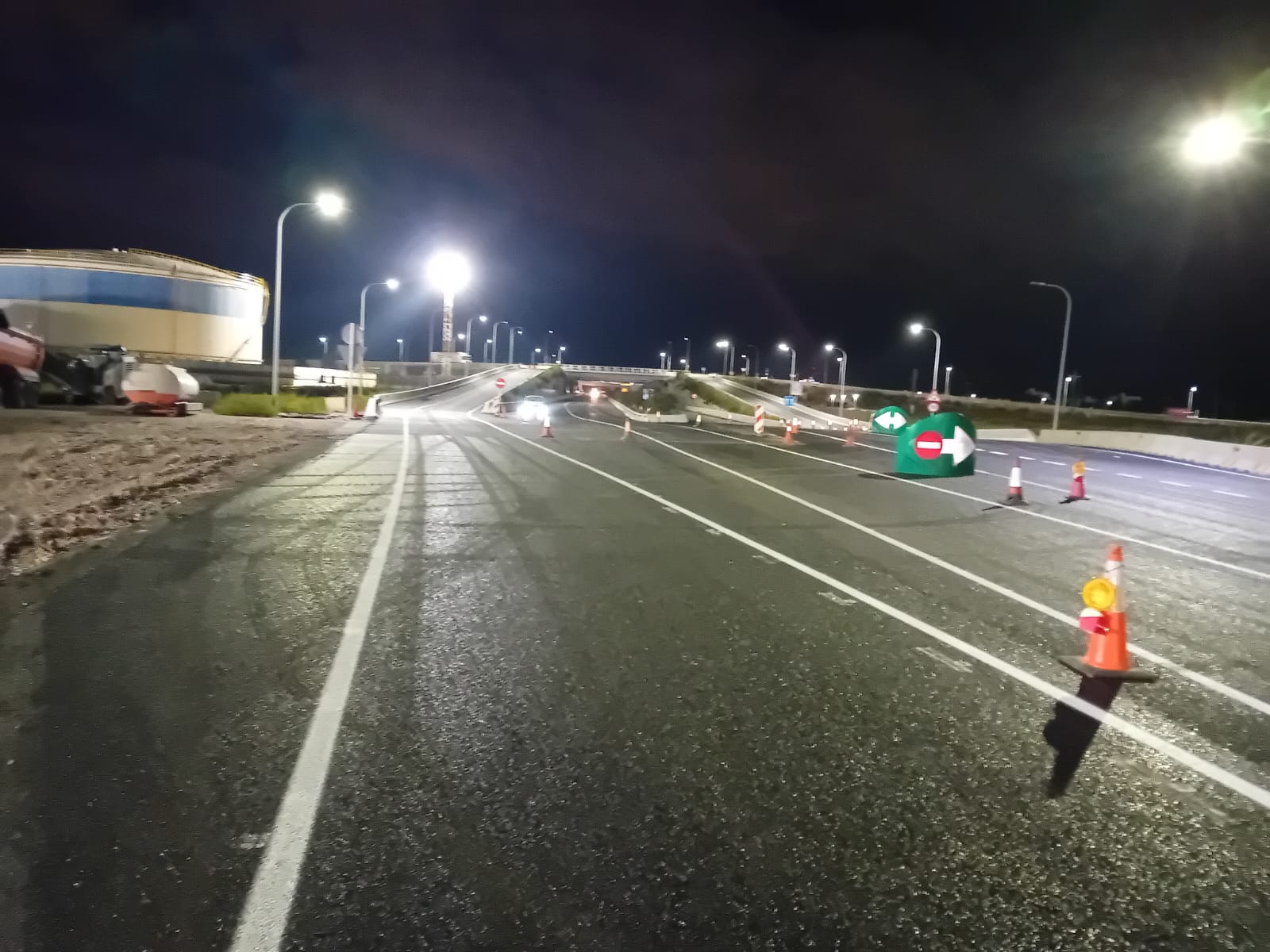 S'ha suavitzat el canvi de rasant pronunciat que provocava pèrdua de control dels vehicles.