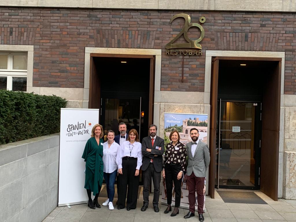 Exteriors de l'acció de promoció directa de la Fundació Mallorca Turisme a Düsseldorf al restaurant 20Restobar de Maca de Castro
