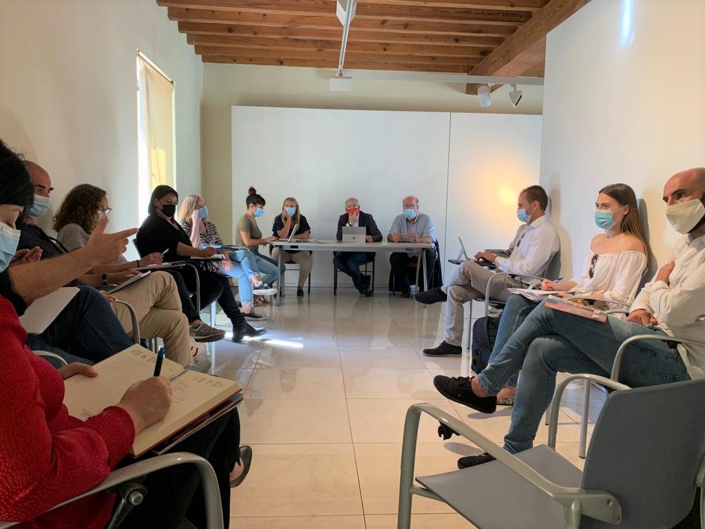 Consell, ajuntaments, Govern i productores s'han reunit a la Comissió Insular de Rodatges i Activitats Audiovisuals