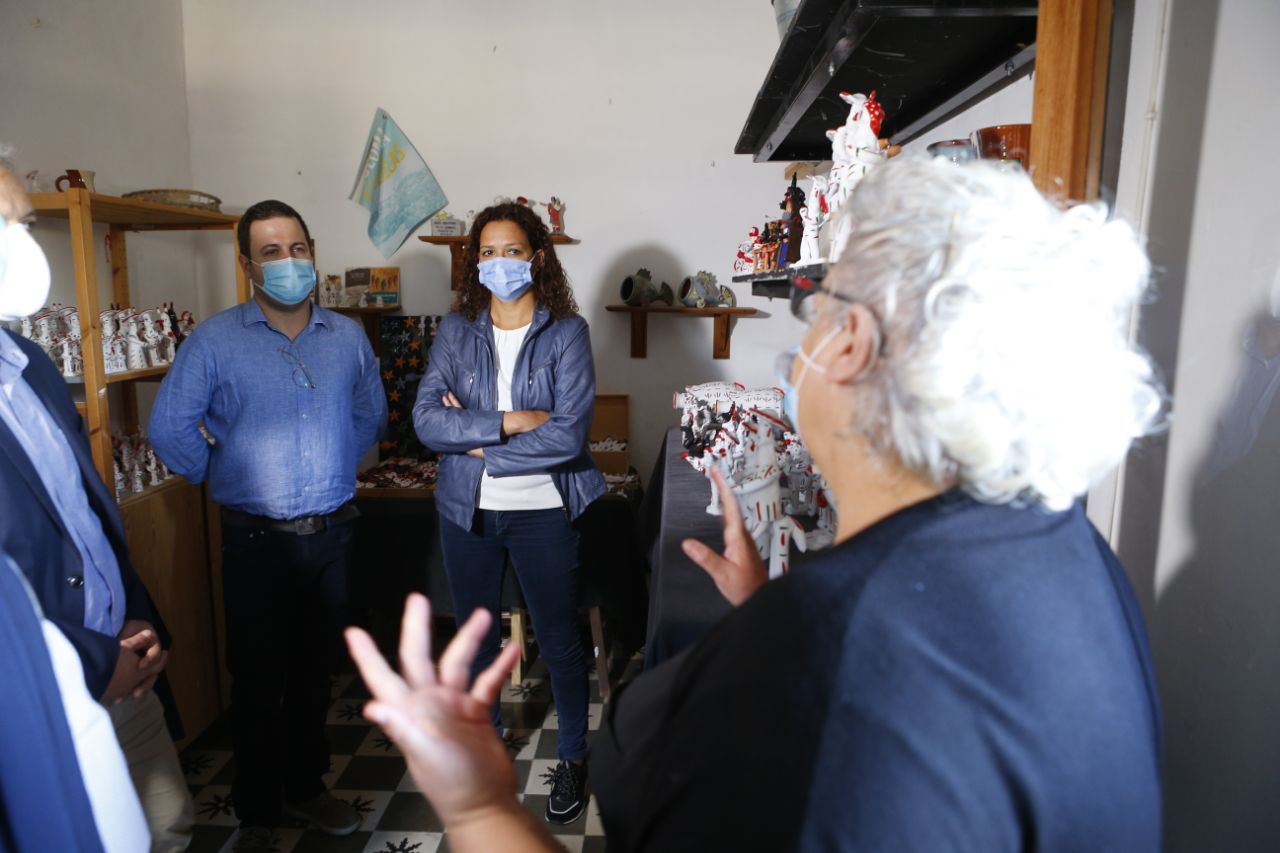 La presidenta Cladera visita la ruta del fang a Marratxí.