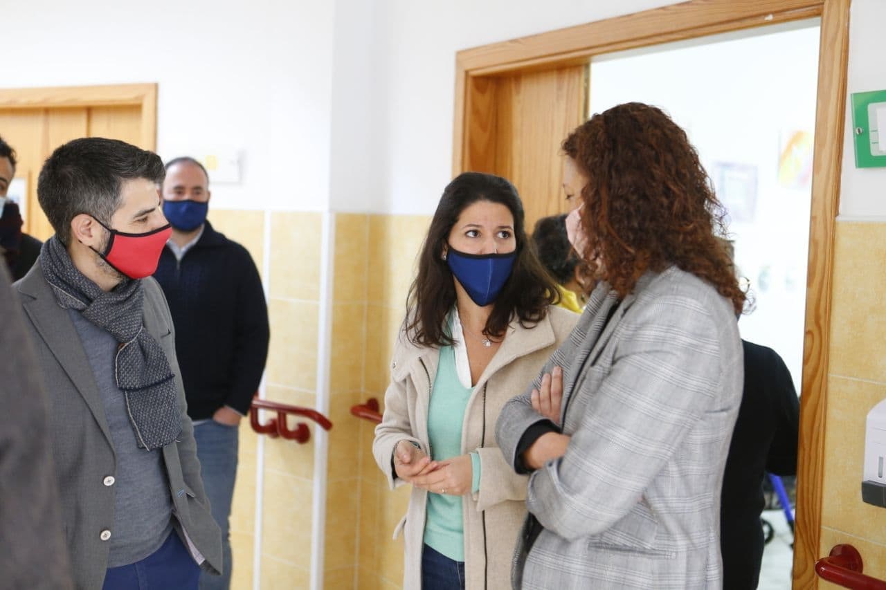 La presidenta Cladera i el conseller de Juan visiten Mater Misericordiae.