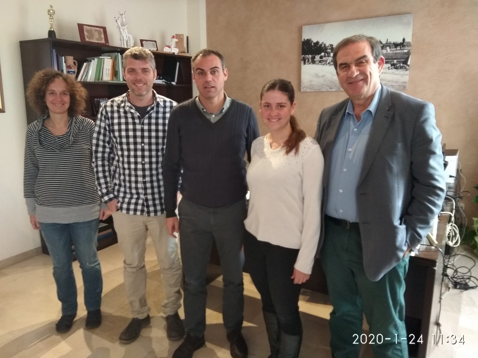 La vicepresidenta segunda y consellera de Sostenibilitat y Medi Ambient Aurora Ribot y el alcalde de Santa Margalida Martí Torres.