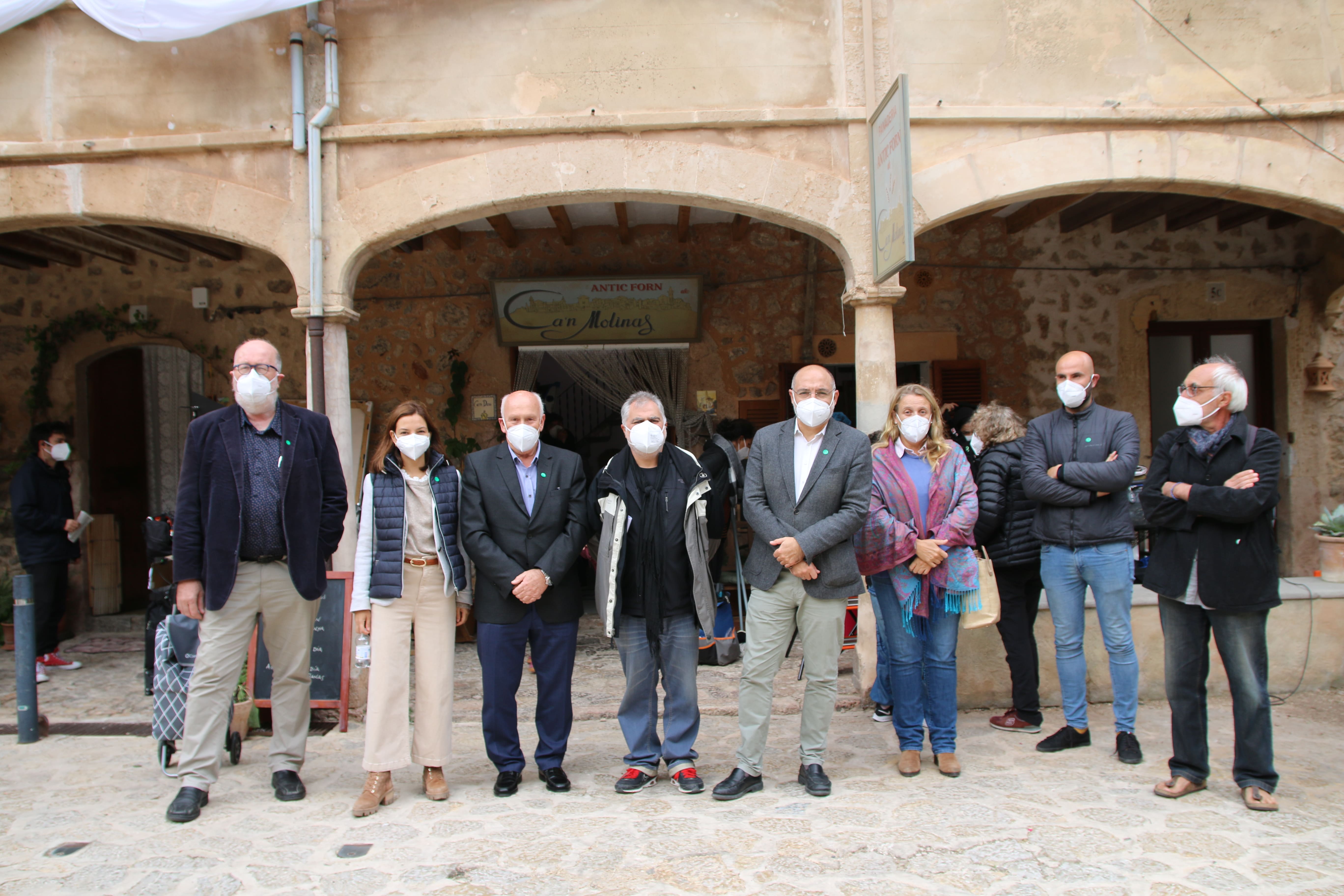 Visita de l'equip de Turisme i Esports del Consell al rodatge de Pan de limón con semillas de amapola.