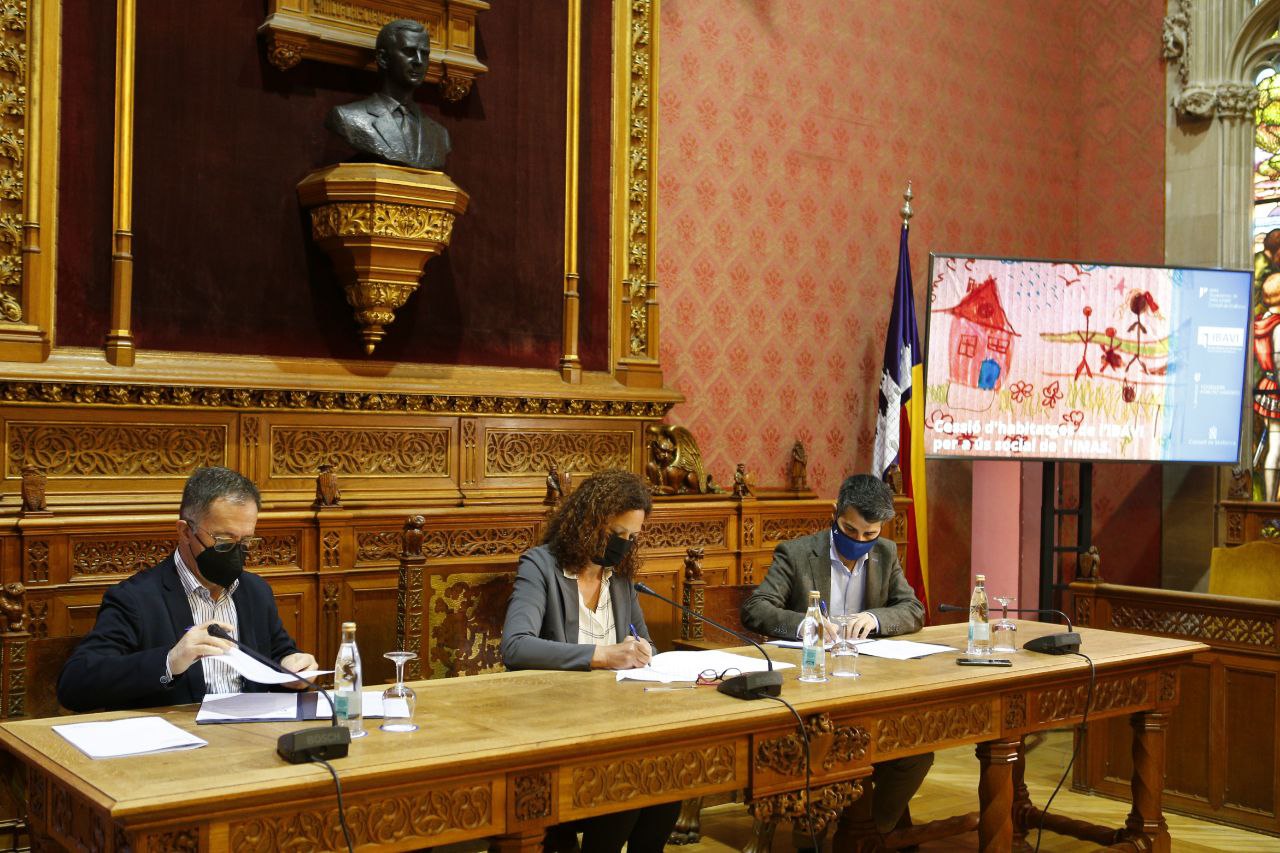 Signatura del conveni entre l'IMAS i l'IBAVI.