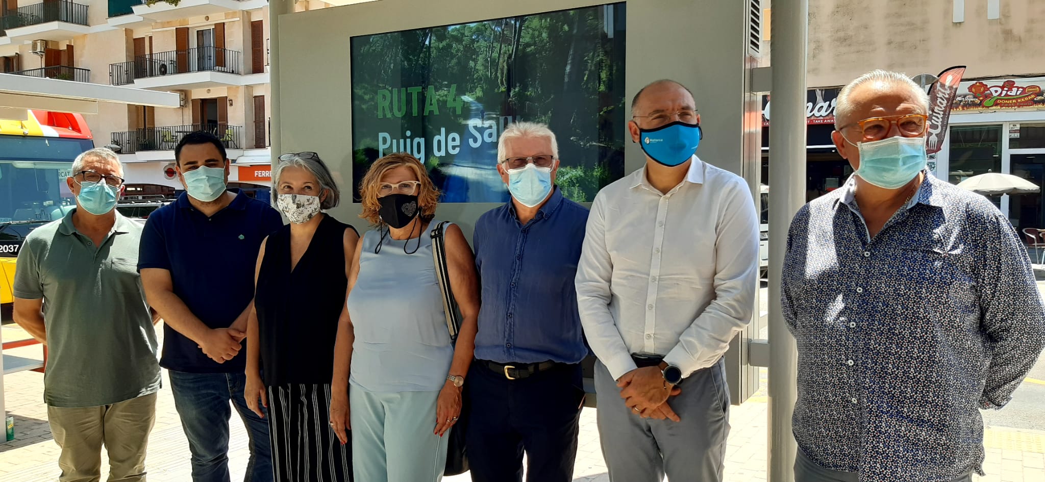 Presentació del primer panell informatiu turístic a Alcúdia.