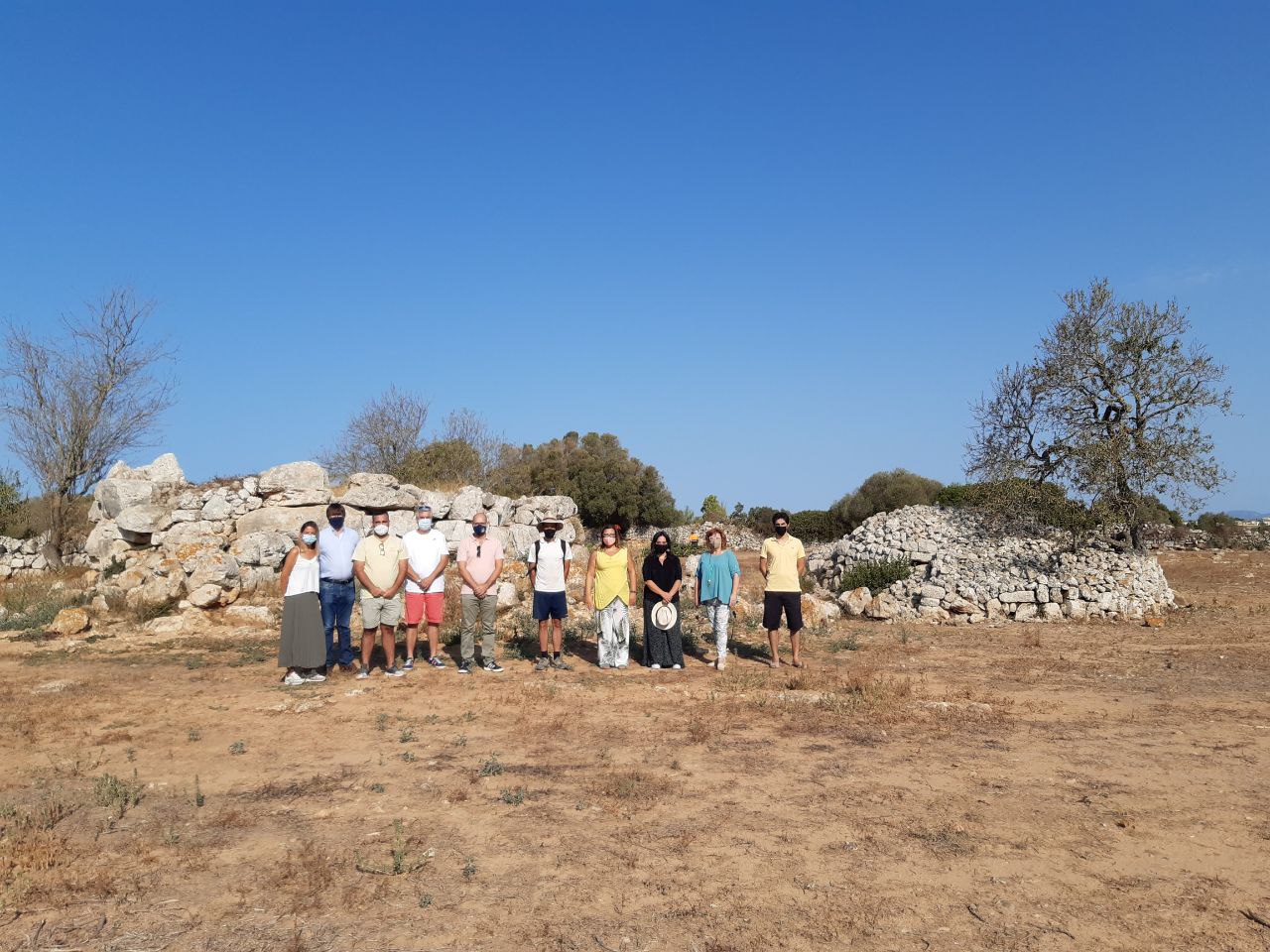 Visita al jaciment talaiòtic dels Antigors de ses Salines.