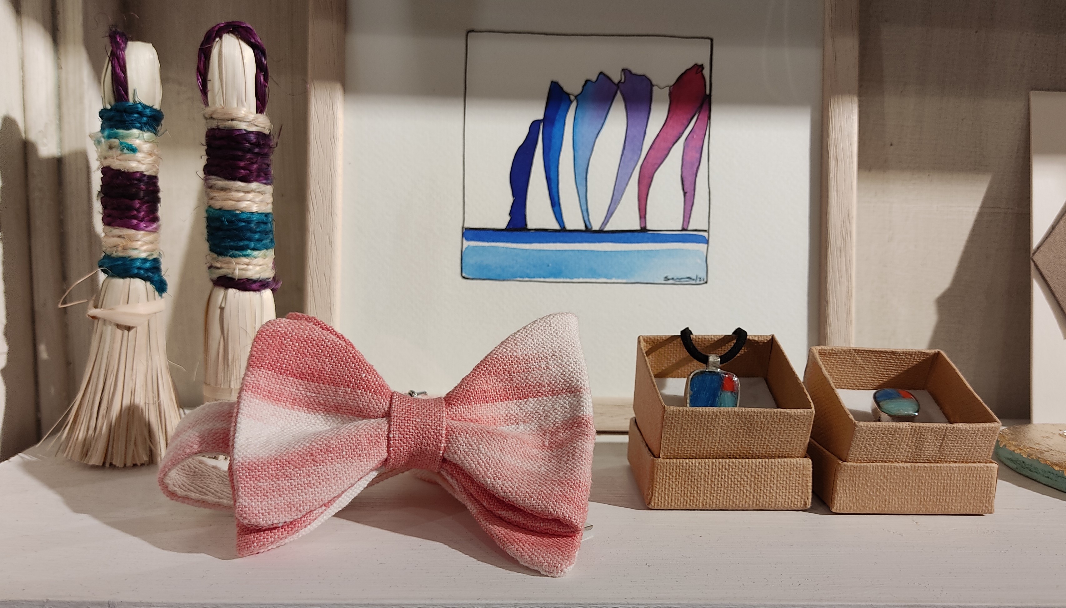 Detalls dels productes artesans disponibles a l'Espai Artesanal de l’Associació d’Artesans de Pollença, que ha rebut la col·laboració del Consell de Mallorca.