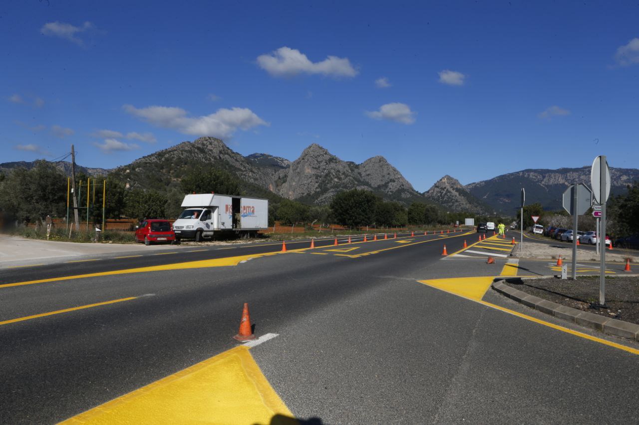 Inicio de las obras de la rotonda de acceso a la finca de Raixa.