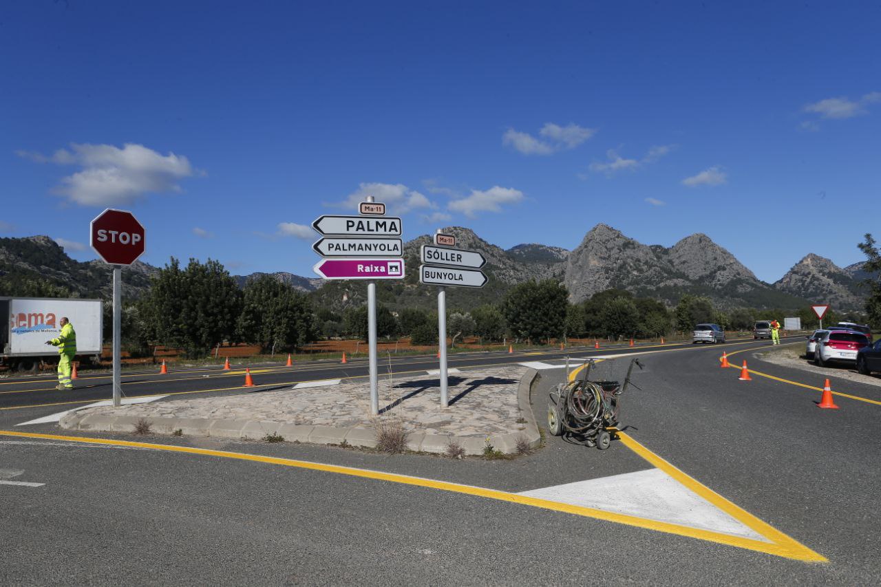 Inicio de las obras de la rotonda de acceso a la finca de Raixa.