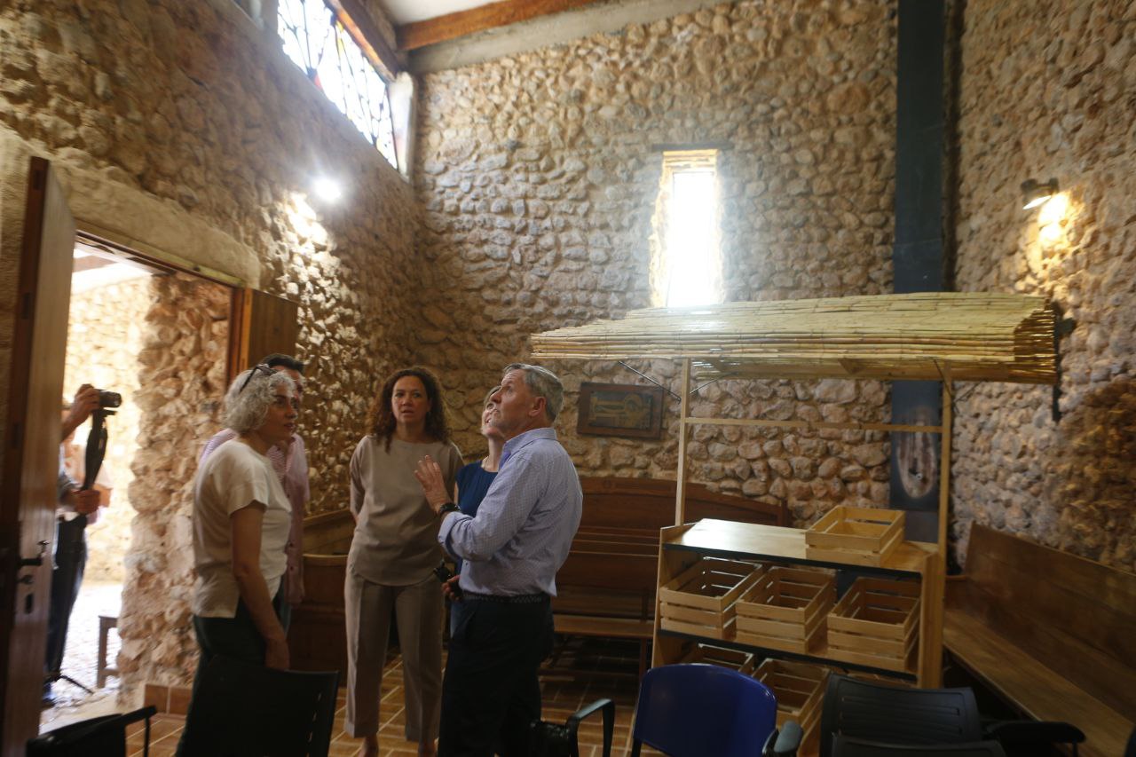 Visita a Binicanella.