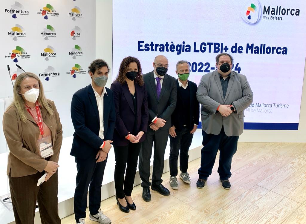 Representants del Consell es reuniren a Fitur 2022 amb membres de Queer Destinations. 