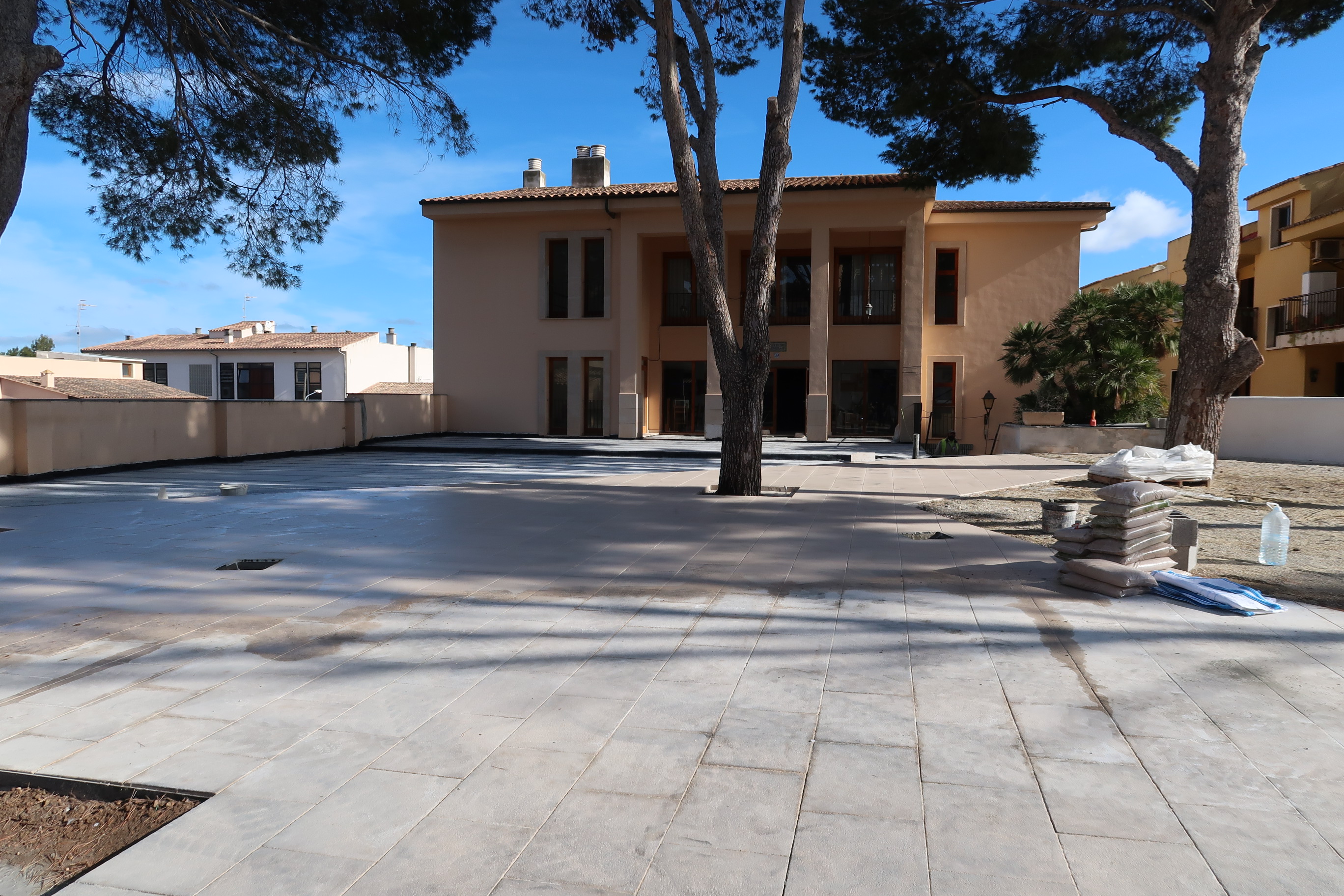 Actuación de mejora de la plaza de la Tercera Edad en Son Servera.
