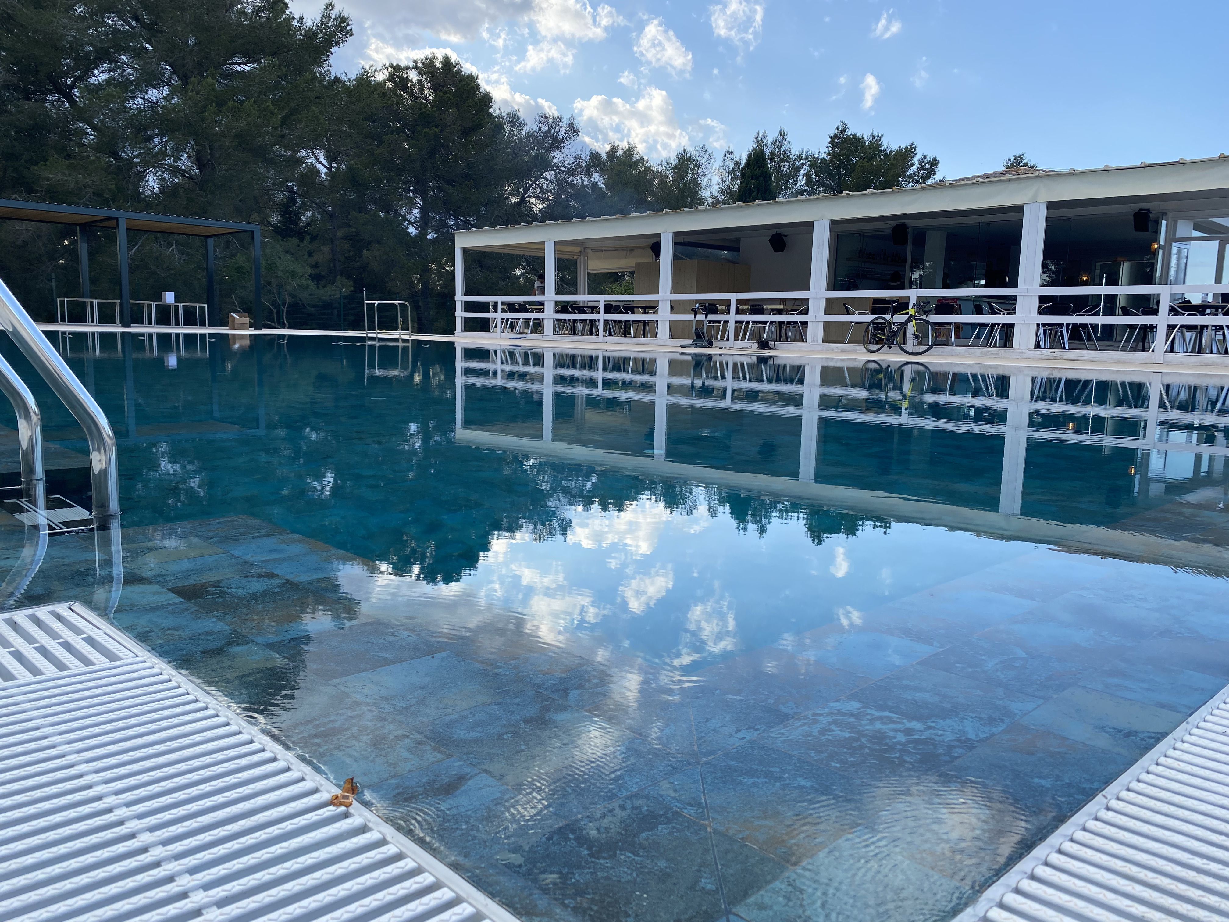 Presentación de la reforma integral de las instalaciones de la piscina municipal de Lloret de Vistalegre.