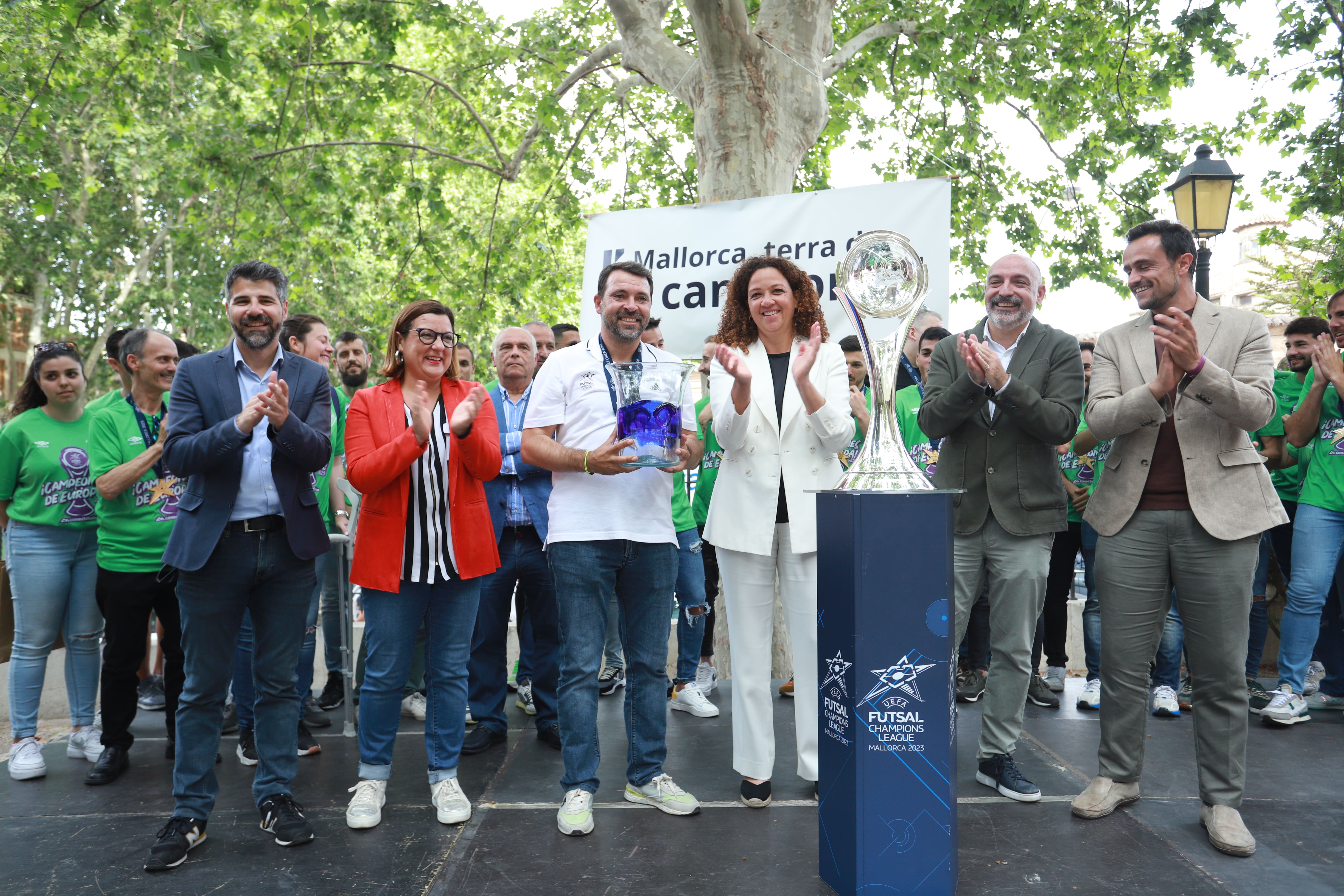 Celebració del títol de la UEFA Futsal Champions League del Mallorca Palma Futsal.