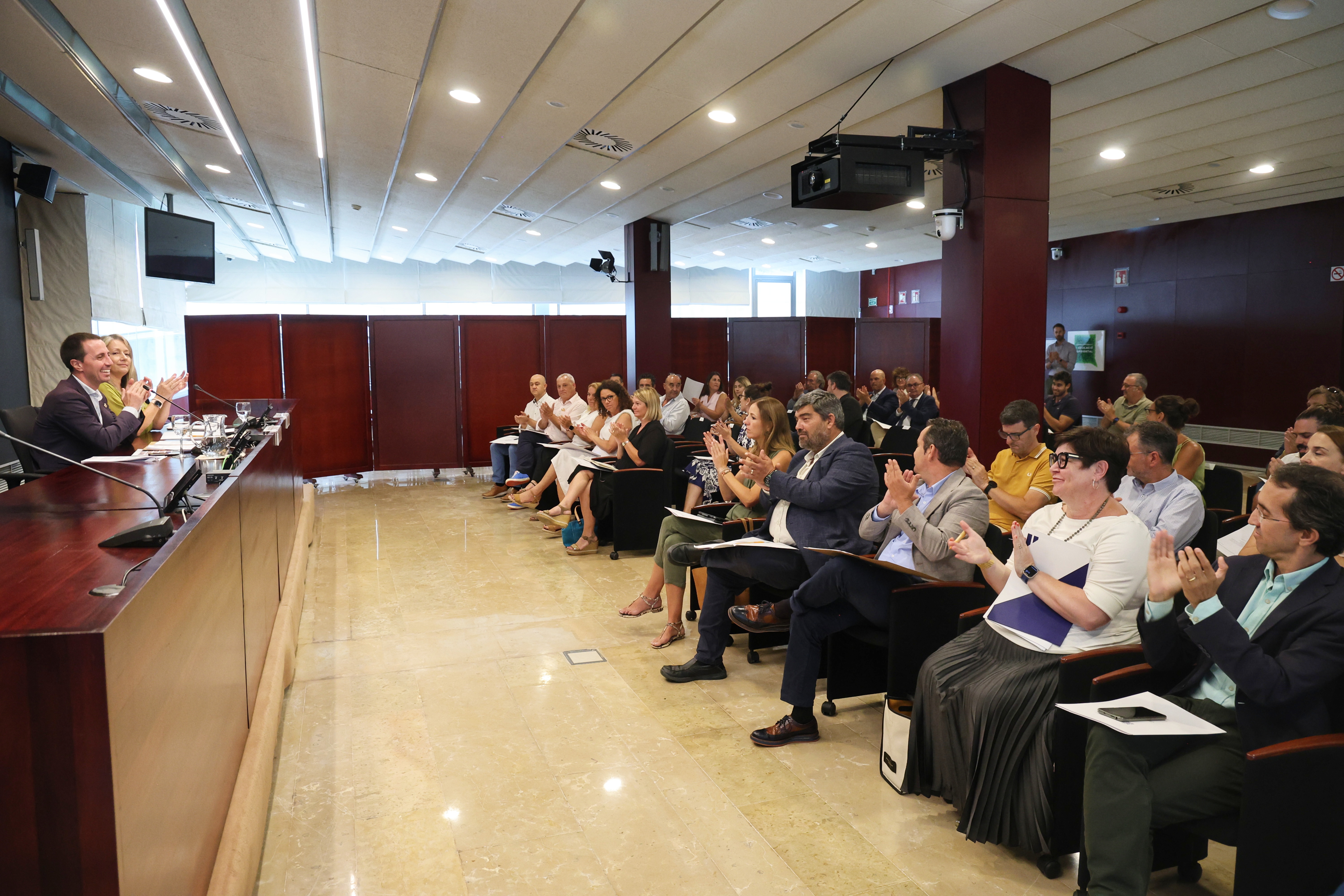 La Asamblea de Alcaldes y Alcaldesas.