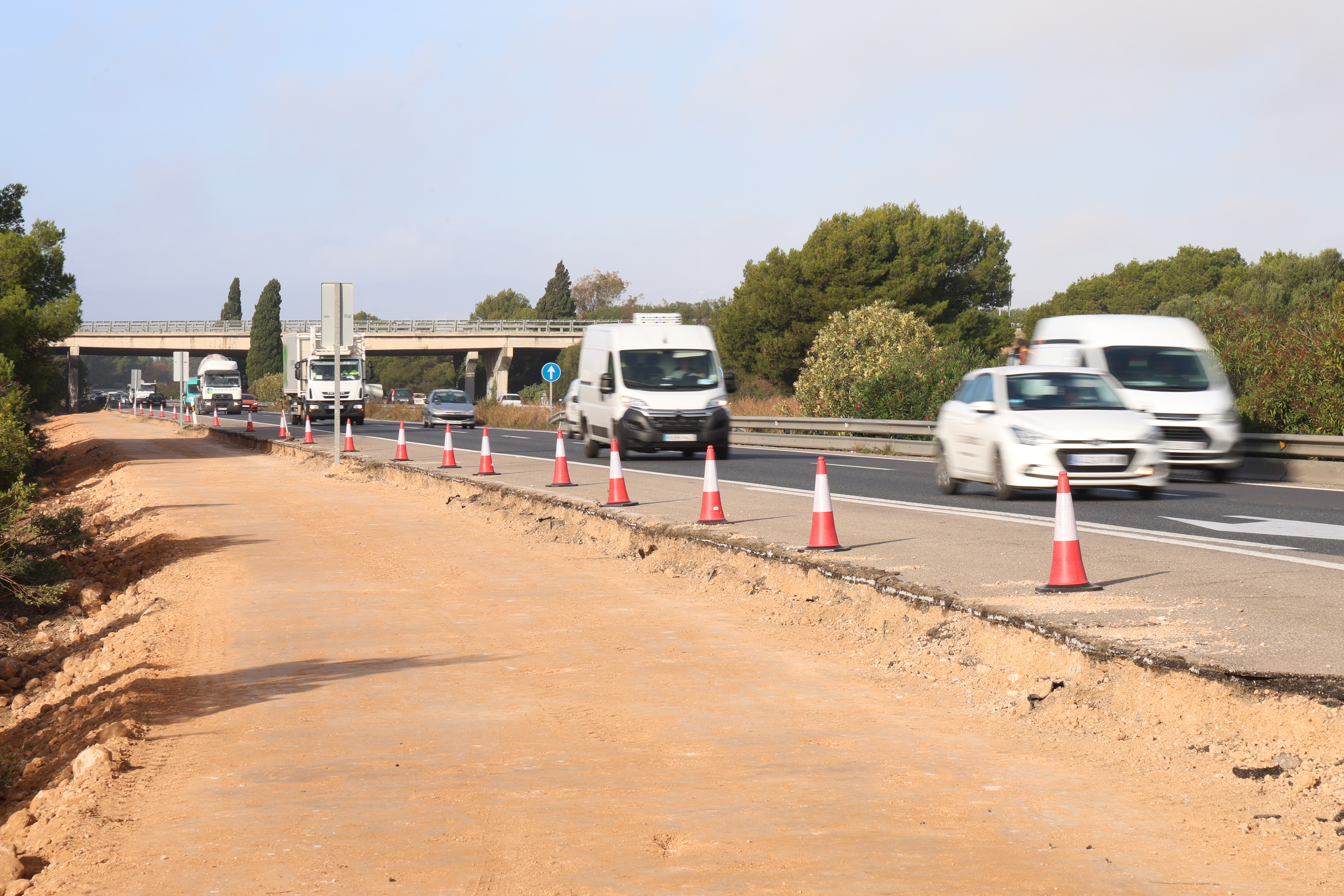 Inicio de las obras en la autopista Ma-19 a la altura del aeropuerto.