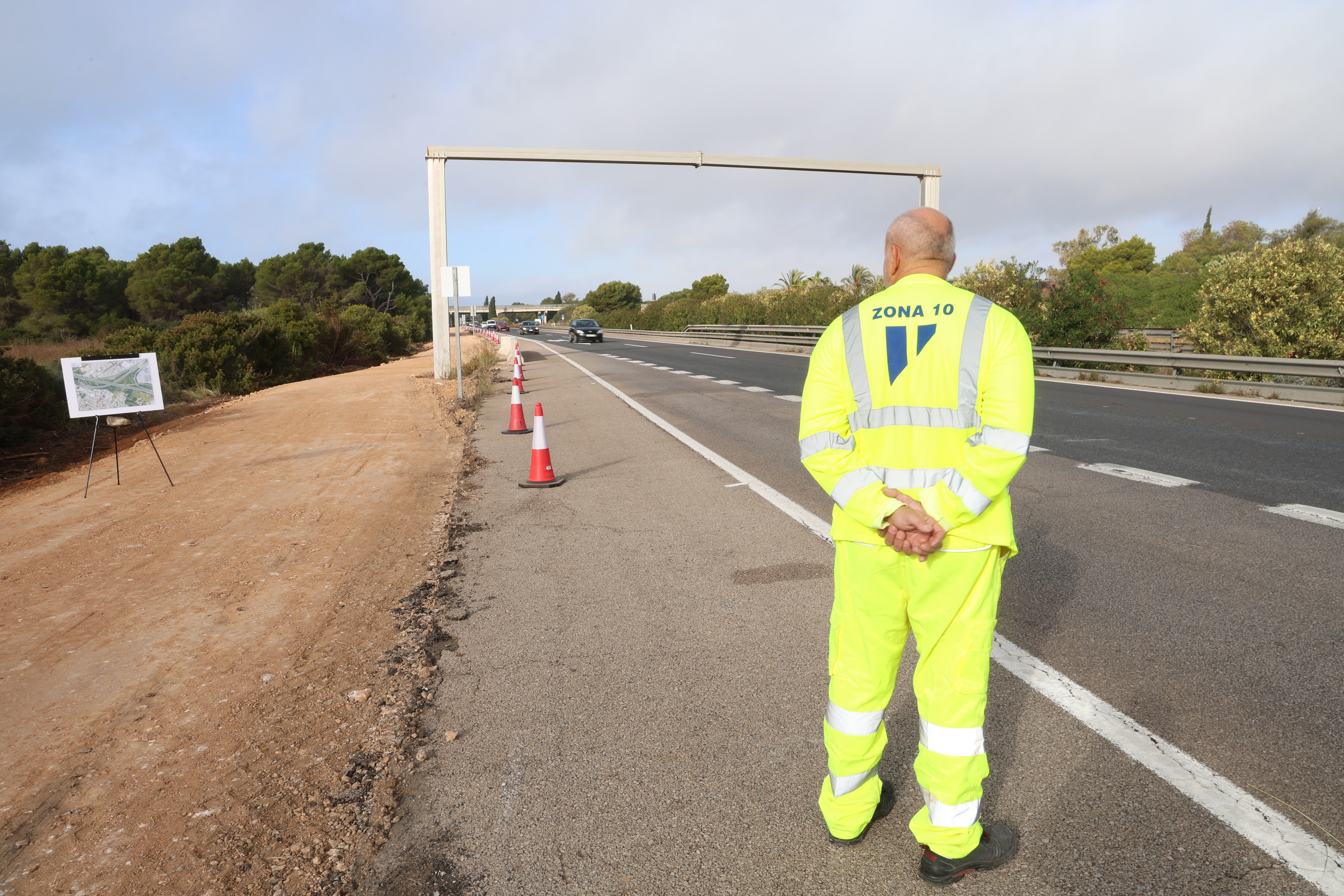 Inicio de las obras en la autopista Ma-19 a la altura del aeropuerto.