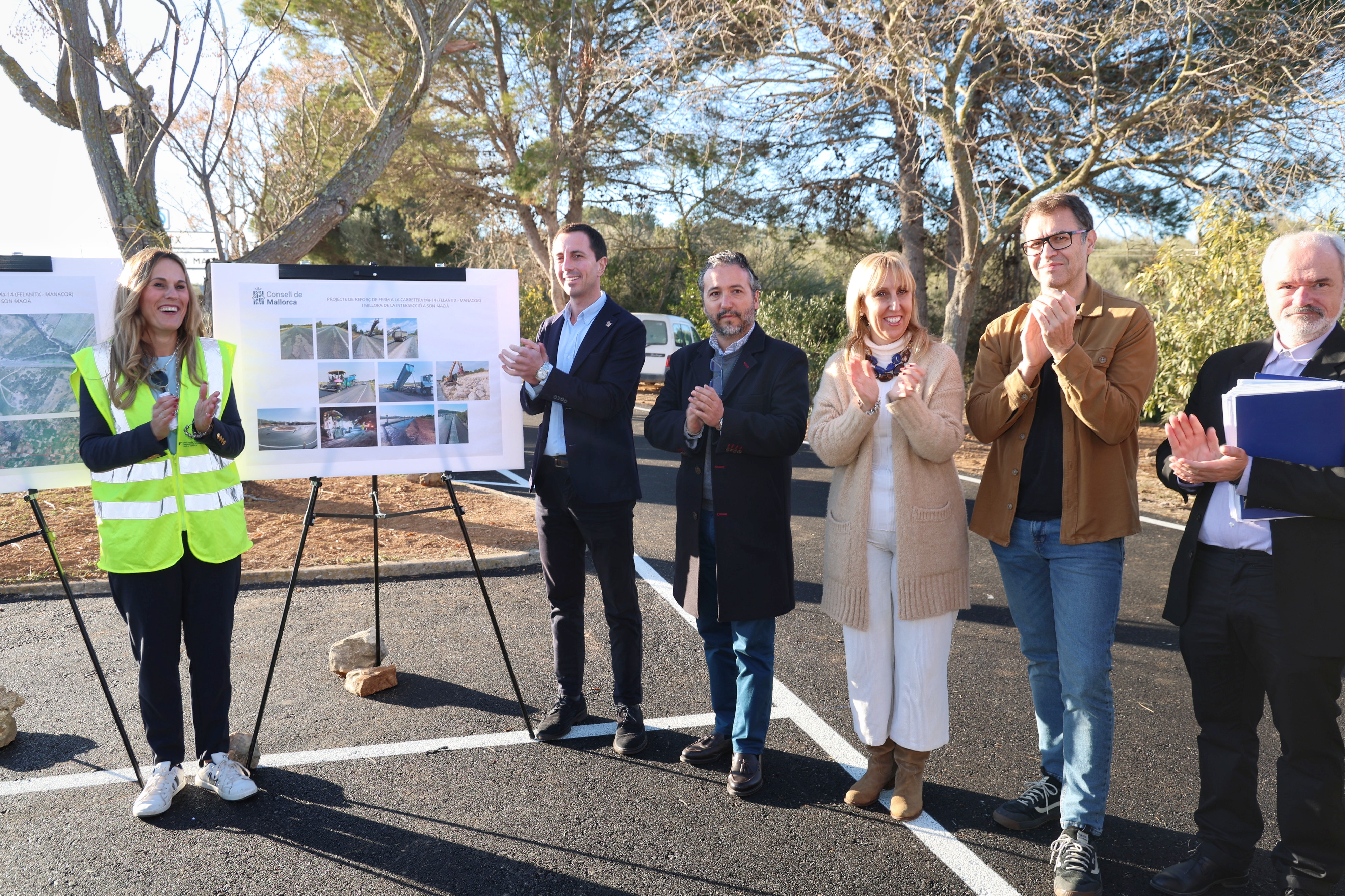El presidente del Consell de Mallorca, Llorenç Galmés, inaugura las obras de remodelación de la carretera Ma-14, de Manacor a Felanitx.