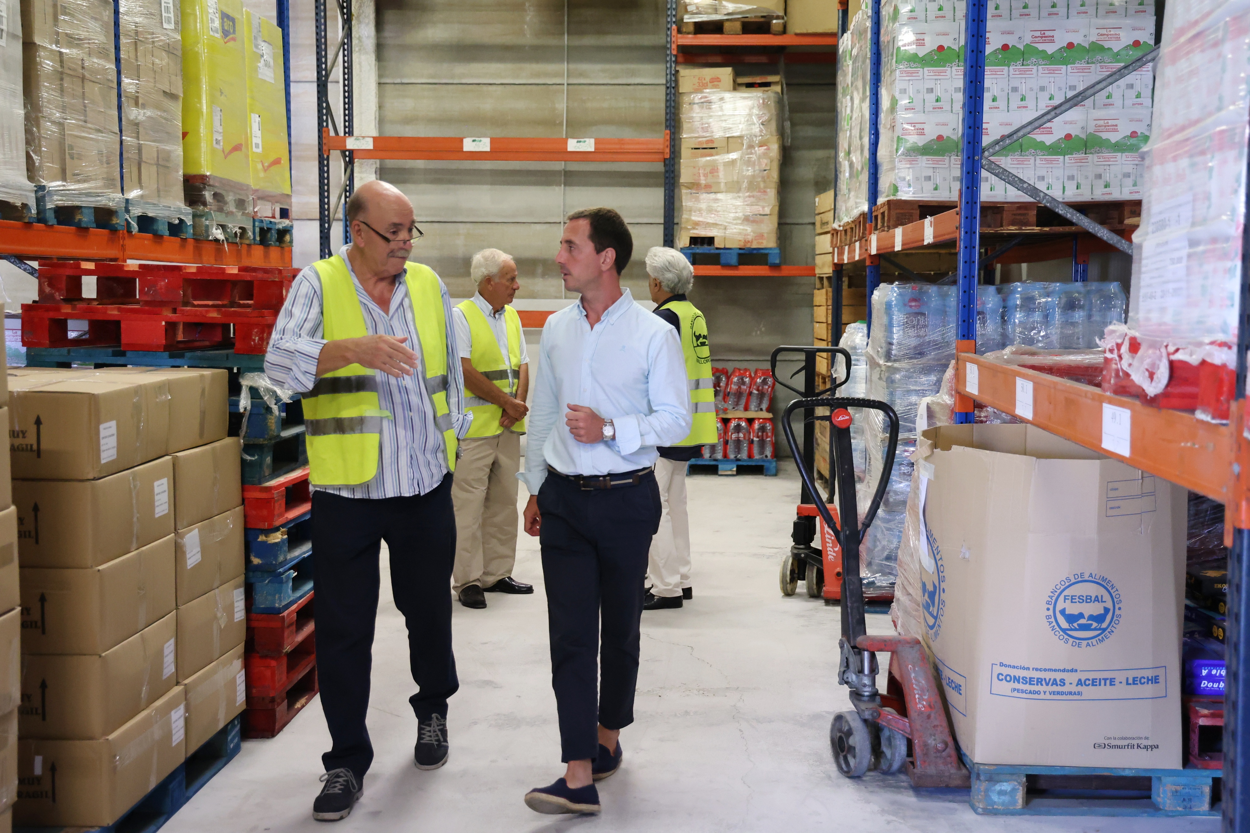 El president del Consell de Mallorca, Llorenç Galmés, visita el Banc d'Aliments.