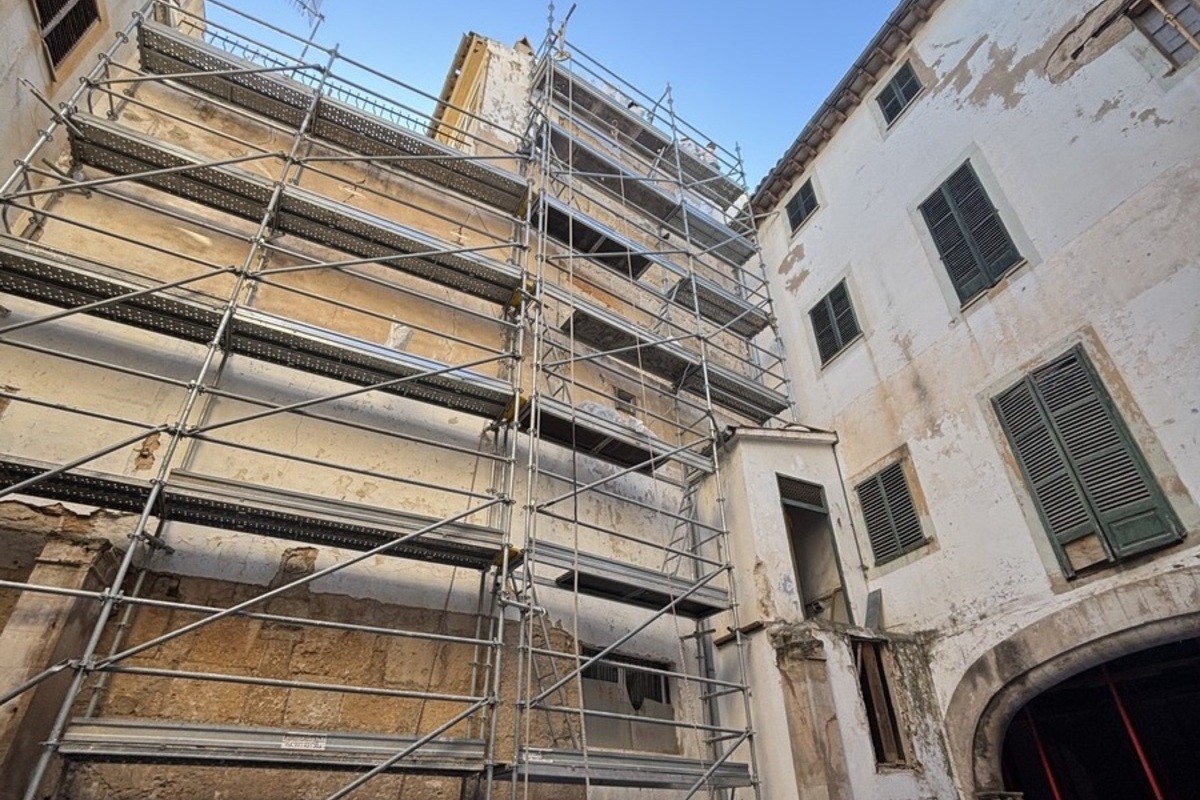 Comencen les obres de restauració del casal de Can Weyler.