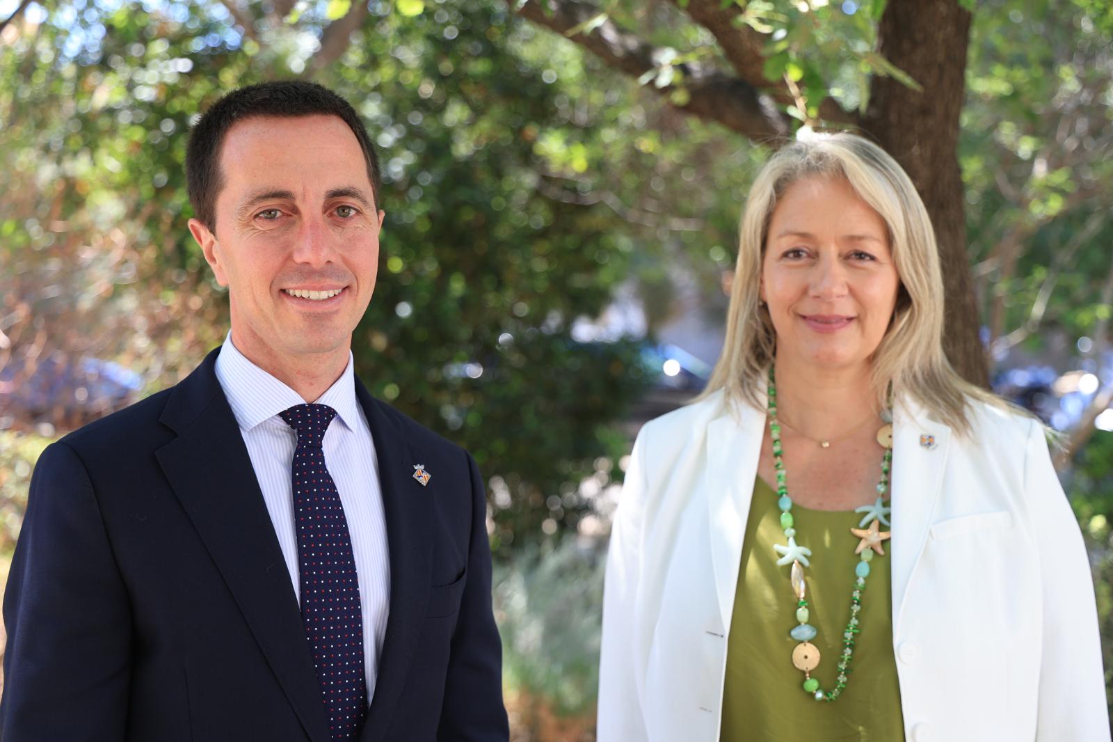 El president Llorenç Galmés i la consellera Pilar Amate.
