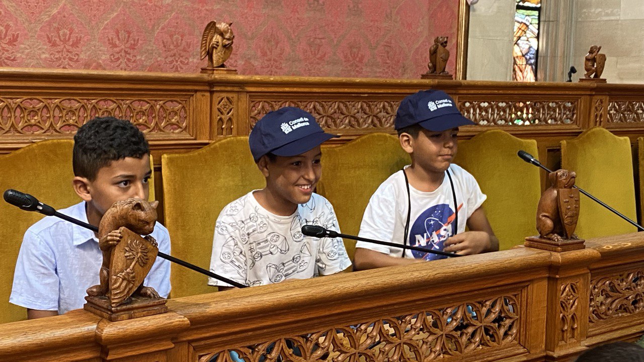 Visita de los niños y niñas saharauis al Consell de Mallorca.