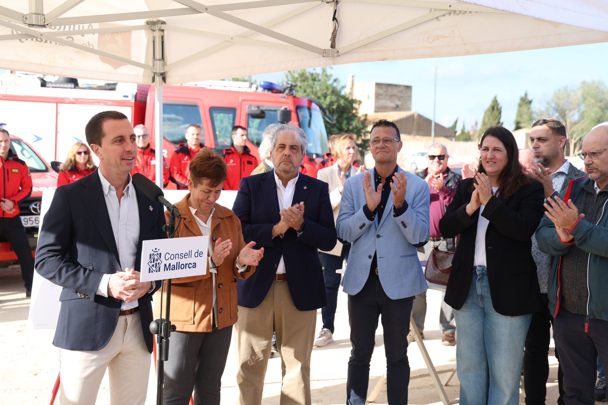 Colocación de la primera piedra del nuevo parque de los Bomberos de Mallorca en Santanyí.