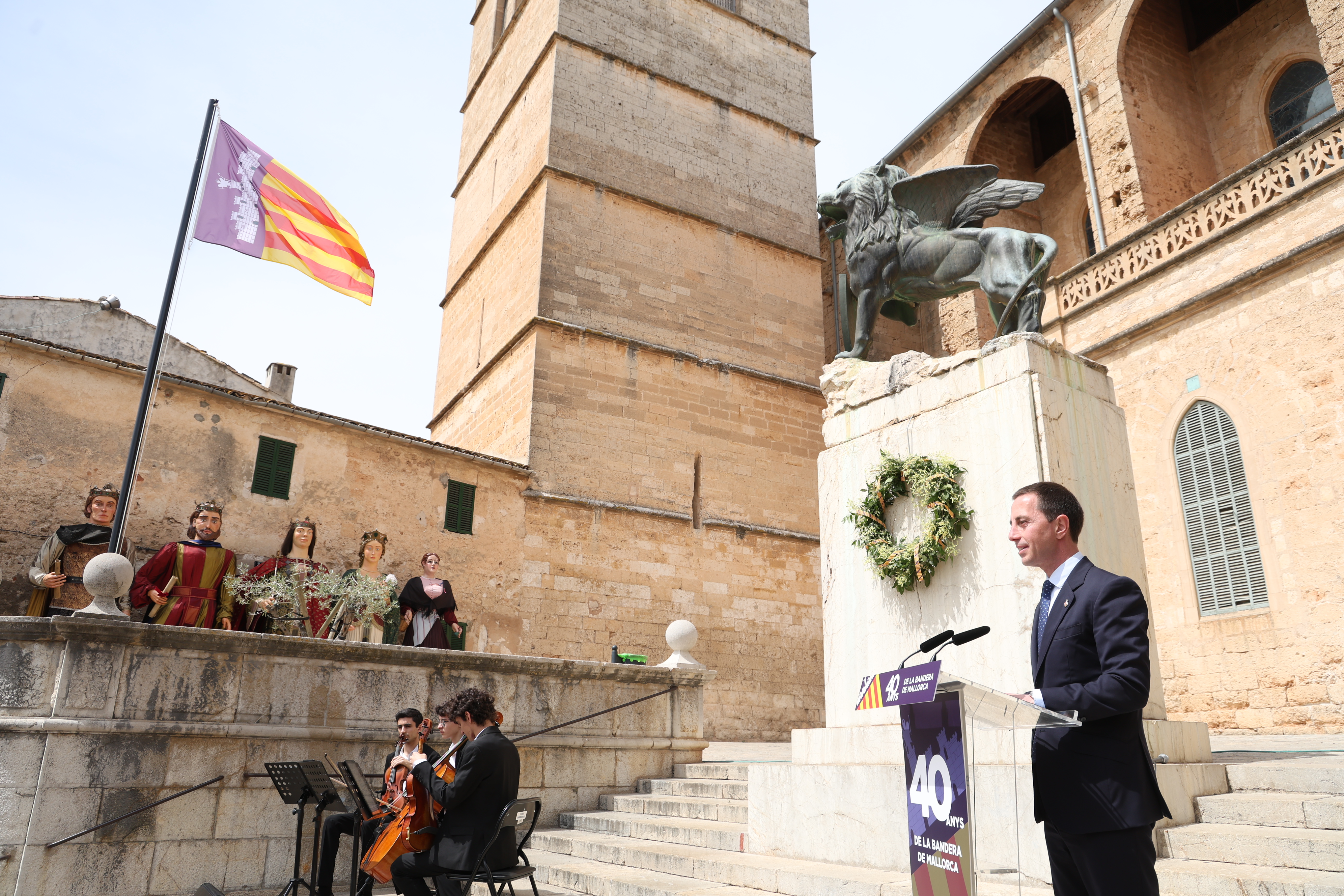 El president Galmés a l'homenatge a la Bandera de Mallorca a Sineu 