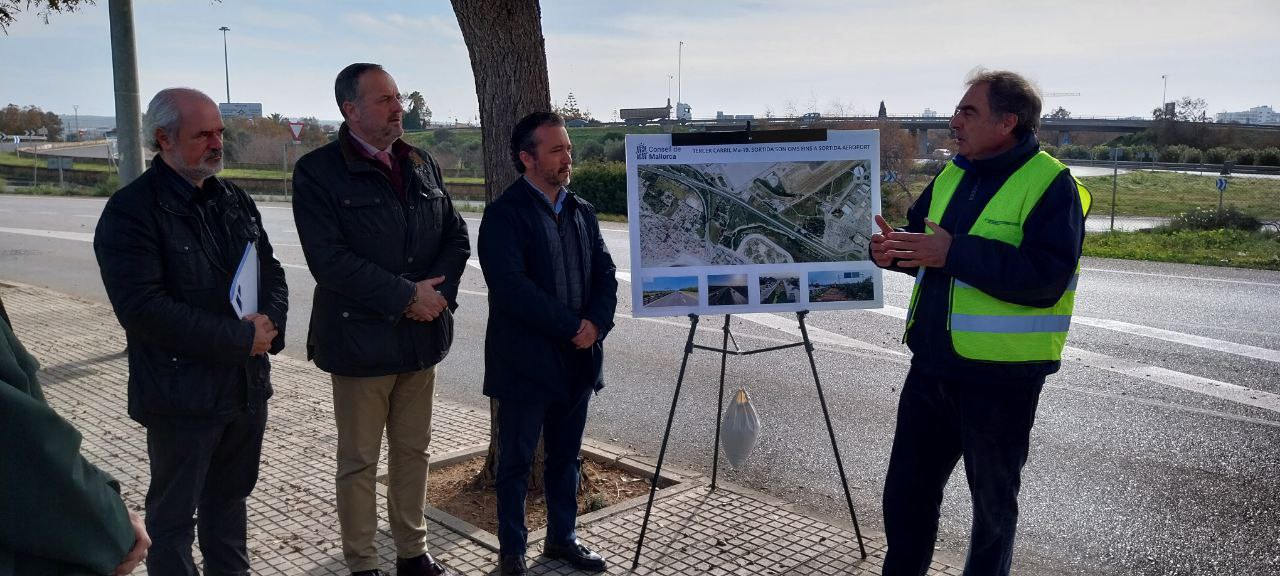 Inicio de las obras del nuevo carril entre la salida de So n'Oms y el aeropuerto para reducir atascos en la autopista de Llucmajor.