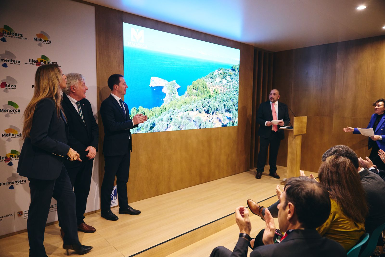 El Consell de Mallorca y United Airlines anuncian en Fitur la ampliación del vuelo sin escalas entre Palma y Nueva York.
