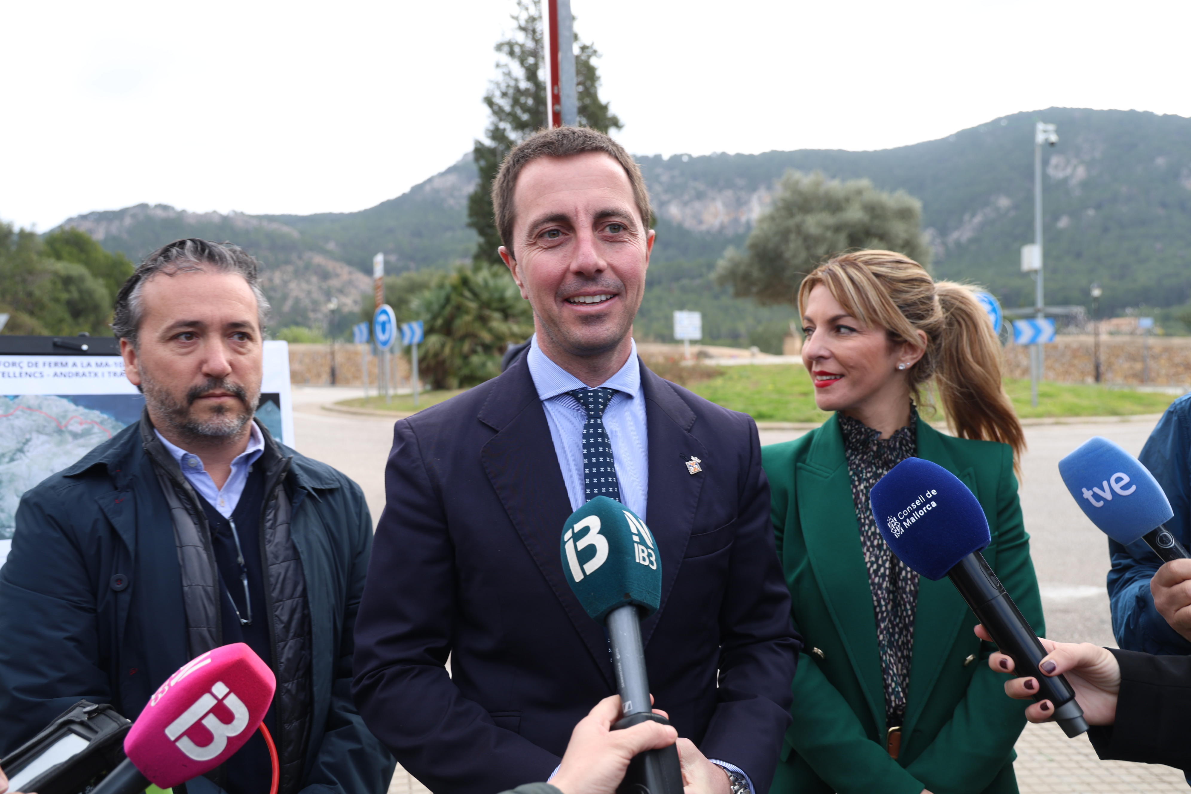 Inauguració de la reforma i la millora de la seguretat de la carretera Andratx-Estellencs i la travessera de Banyalbufar.