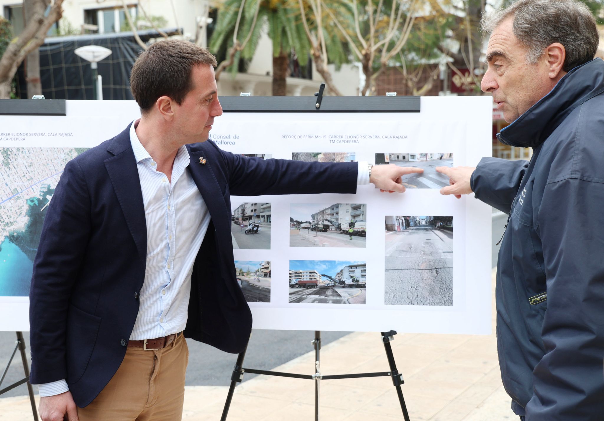 El presidente del Consell de Mallorca, Llorenç Galmés, visita las obras de reforma de la avenida Elionor Servera de Cala Rajada.