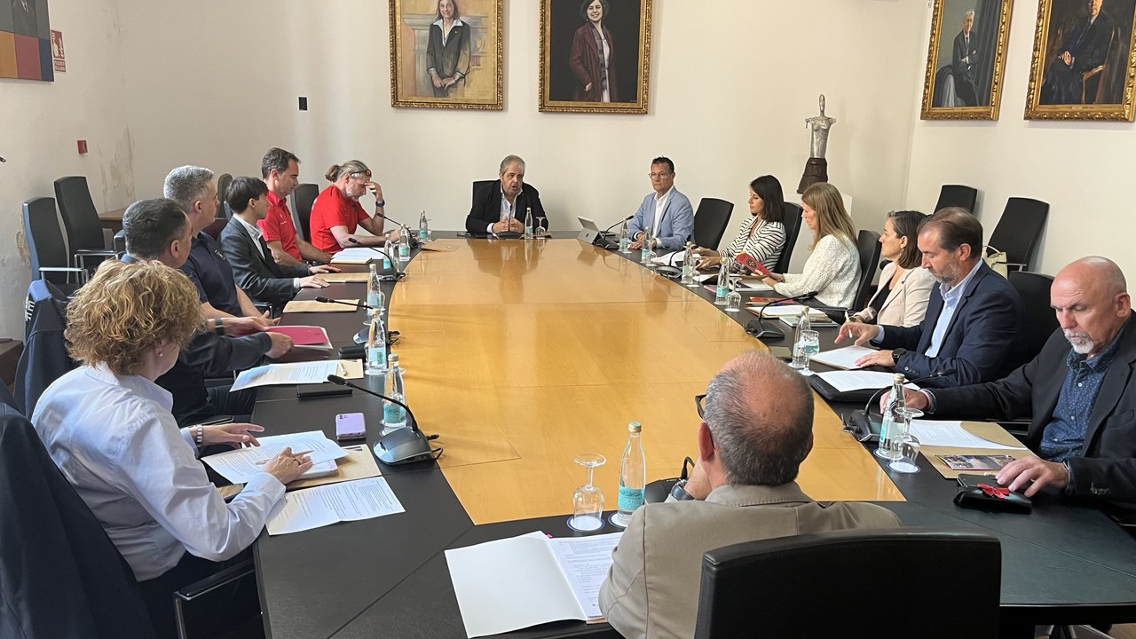 Reunión entre los cuatro consells insulars en materia de emergencias.