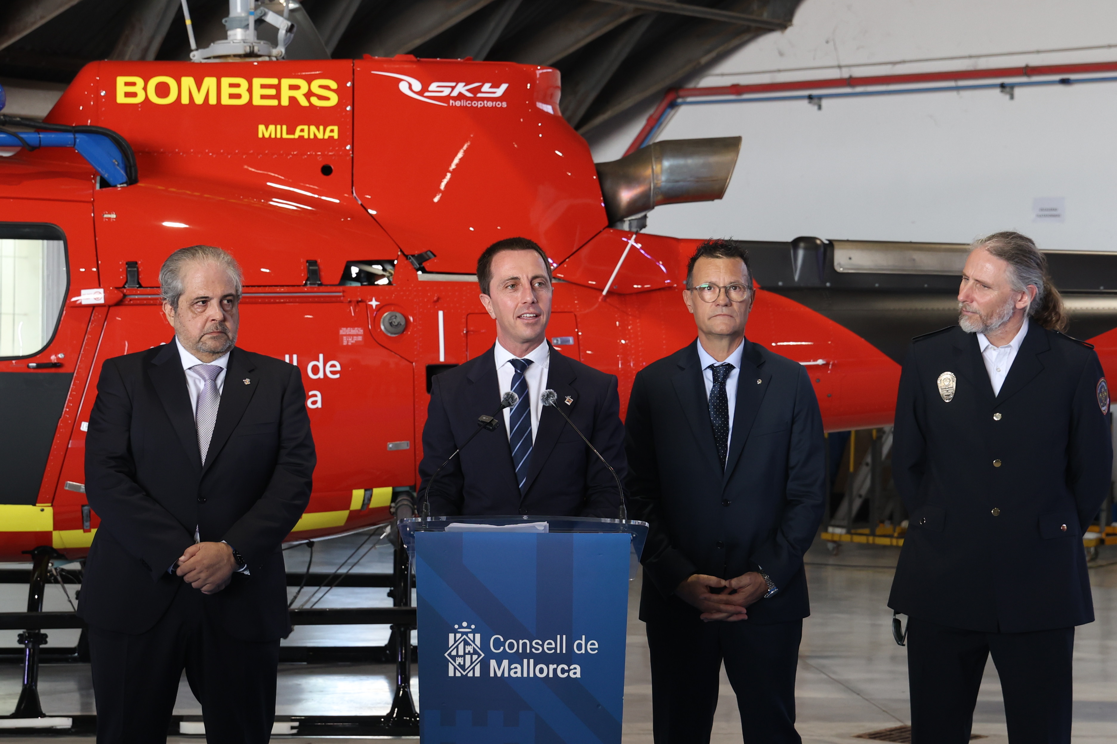 Presentación del nuevo helicóptero <em>Milana</em> de los Bomberos de Mallorca.