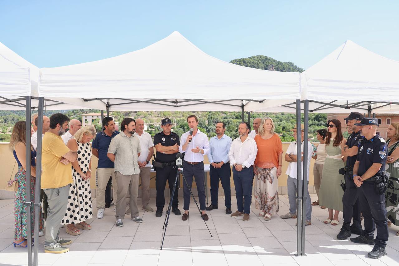 Presentació dels sonòmetres subvencionats pel Consell de Mallorca per controlar el renou a les zones urbanes de la Serra de Tramuntana.