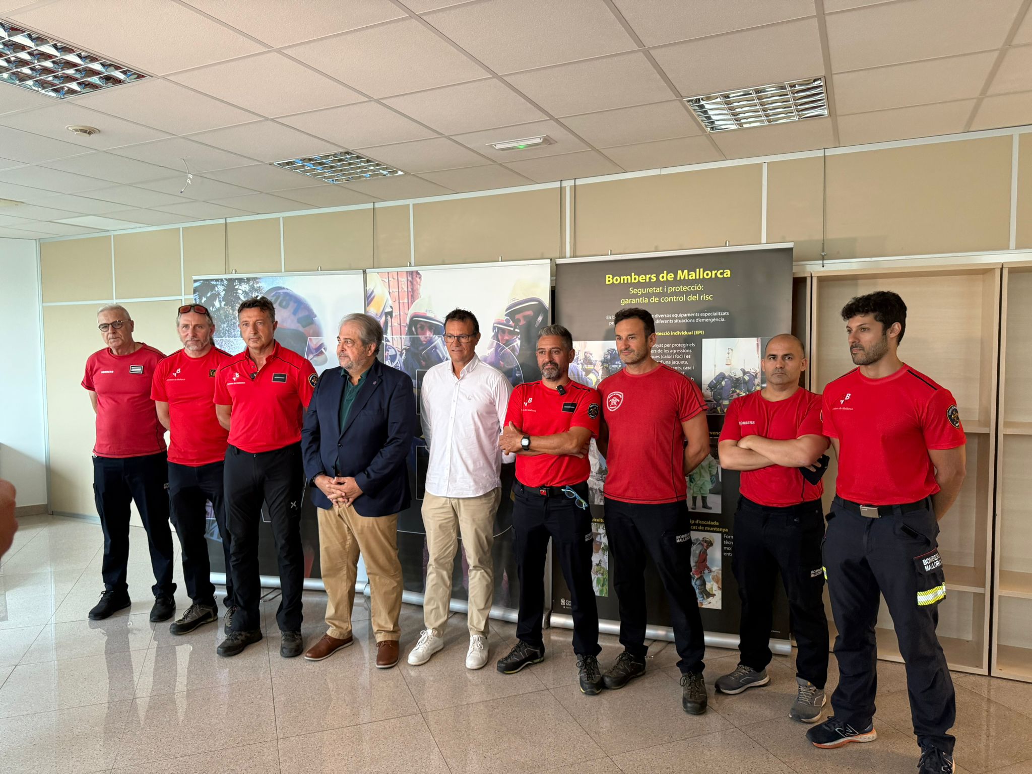 Equip dels Bombers de Mallorca que va actuar als incendis de Castella i Lleó.