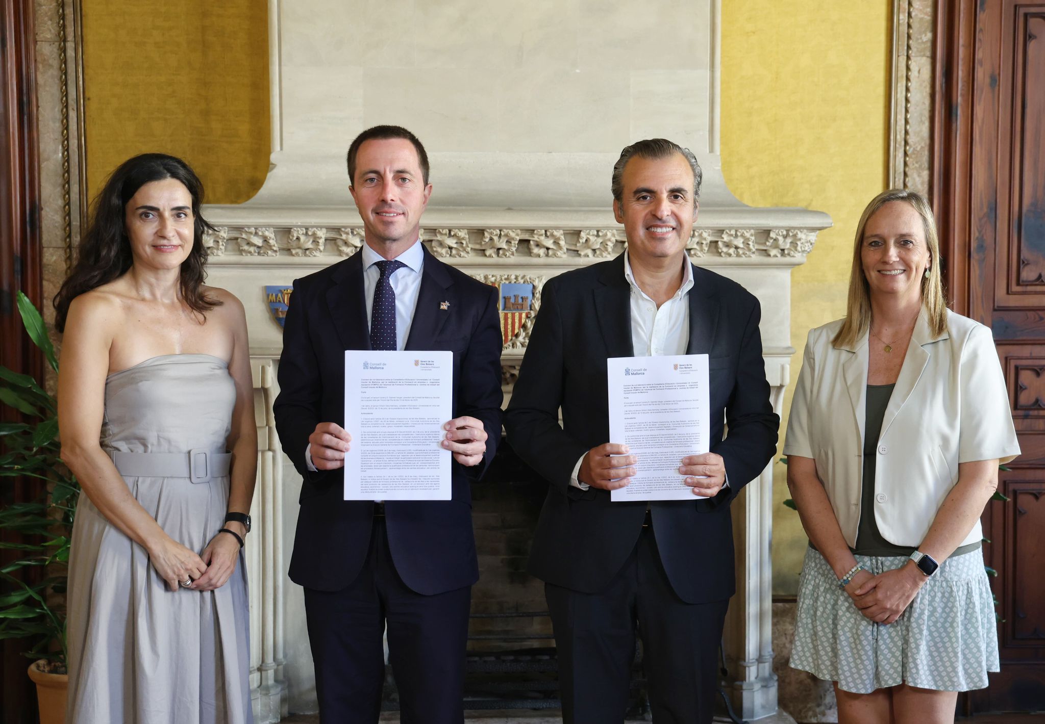 El Consell de Mallorca y el Govern de les Illes Balears firman un convenio para impulsar las prácticas de estudiantes de formación profesional en la institución insular.